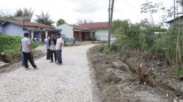 Wakil Bupati Dairi Tinjau Gotong Royong Perbaikan Jalan di Desa Bintang Mersada